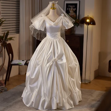 Vintage Ivory Creme Applikationen Satin Brautkleider Hochzeitskleider 2024 Ballkleid V Ausschnitt Geschwollenes Kurze Ärmel Rückenfreies Lange Hochzeit