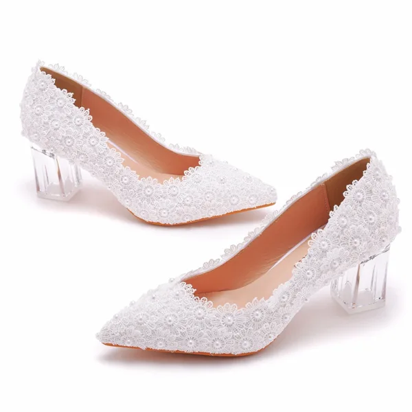 Charmant Blanche Perle En Dentelle Fleur Cristal Chaussure De Mariée 2023 7 cm Talons Épais À Bout Pointu Mariage Escarpins Talons Hauts