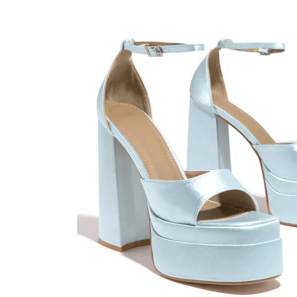 Unique Bleu Ciel Cocktail Satin Sandales Femme 2022 Bride Cheville 16 cm Talons Épais Peep Toes / Bout Ouvert Sandales Talons Hauts