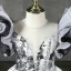 Haut de Gamme Blanche Perlage Perle Robe Ceremonie Fille 2022 Robe Boule Encolure Dégagée Gonflée Manches Courtes Noire Fleur Longue Promo Robe Ceremonie Fille