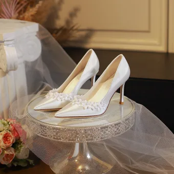 Élégant Blanche Satin Appliques Chaussure De Mariée 2024 8 Cm Talons Aiguilles À Bout Pointu Mariage Escarpins Talons Hauts