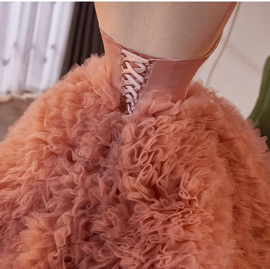 Charmant Rougissant Rose Volants Robe De Bal 2024 Robe Boule Bustier Sans Manches Dos Nu Tribunal Train Promo Robe De Ceremonie
