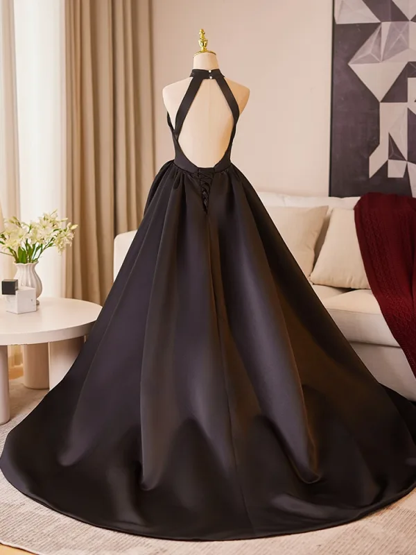 Audrey Hepburn-Stil Schwarz Ballkleider 2024 A Linie Stehkragen Ärmellos Rückenfreies Sweep / Pinsel Zug Ball Festliche Kleider
