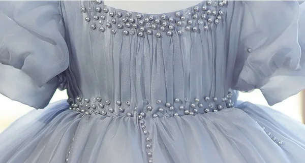 Élégant Gris Perle Courte Anniversaire Robe Ceremonie Fille 2024 Robe Boule U-Cou Gonflée Manches Courtes Noeud