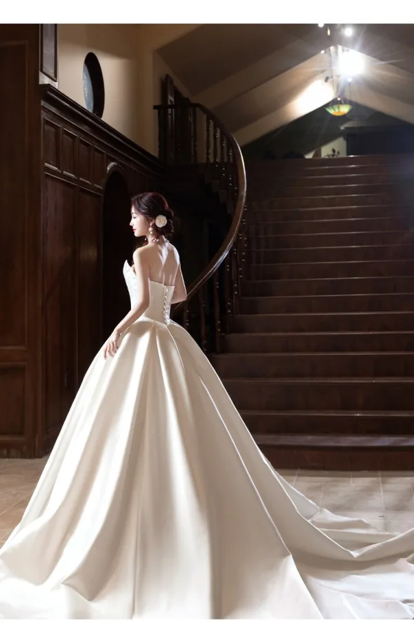Elegant White Pearl Satin Wedding Dresses 2024 Ball Gown Strapless Sleeveless Backless Court Train Wedding