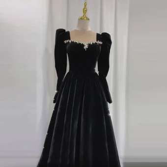 Audrey Hepburn Style Black Rhinestone Velvet Prom Dresses 2024 A Line Princess Square Neckline Long Sleeve Backless Floor Length Long Prom Formal Dresses