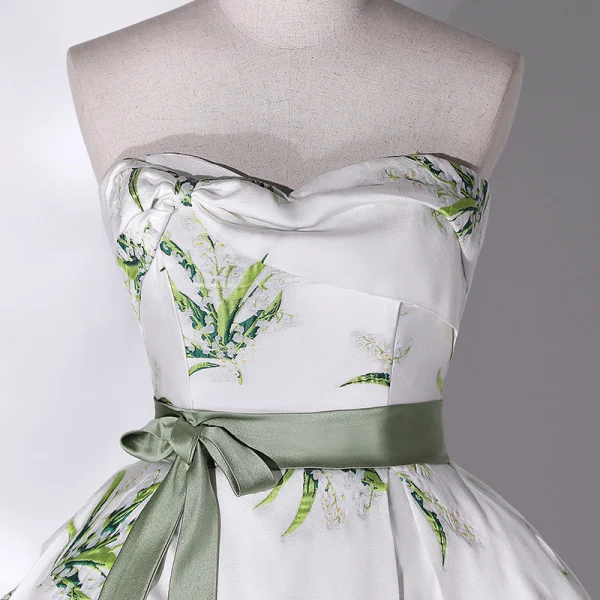 Elegant White Satin Printing Prom Dresses 2022 Ball Gown Strapless Sleeveless Backless Bow Sash Floor-Length / Long Formal Dresses
