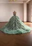 Luxus / Herrlich Salbeigrün Handgefertigt Perlenstickerei Spitze Blumen Ballkleider 2026 Ballkleid Bandeau Ärmellos Rückenfreies Kapelle-Schleppe Festliche Kleider
