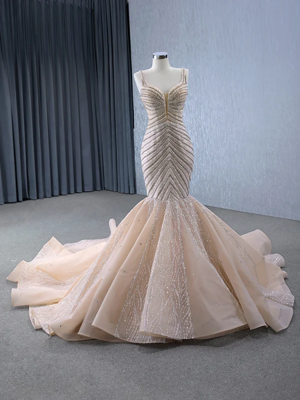 Luxe Scintillantes Champagne Fait main Perlage Faux Diamant Paillettes Robe De Mariée 2024 Trompette / Sirène Bretelles Spaghetti Sans Manches Dos Nu Chapel Train Mariage