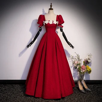 Élégant Perle Bordeaux Appliques Robe De Bal 2023 Princesse Encolure Carrée Manches Courtes Dos Nu Longue Promo Robe De Ceremonie
