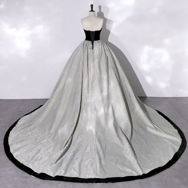 Élégant Noire Daim Robe De Bal 2022 Robe Boule Bustier Sans Manches Dos Nu Chapel Train Robe De Ceremonie