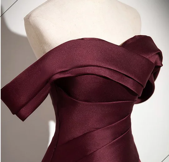 Vintage Burgunderrot Satin Ballkleider 2024 A Linie Off Shoulder Ärmellos Rückenfreies Lange Ball Festliche Kleider