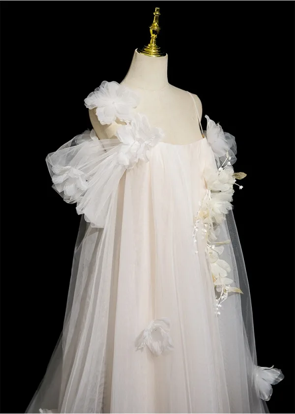 Charmant Blanche Appliques Robe De Bal 2025 Princesse Bretelles Spaghetti Manches Courtes Dos Nu Longue Robe De Ceremonie