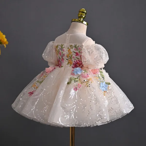 Fée Des Fleurs Blanche Appliques En Dentelle Fleur Perlage Paillettes Perle Anniversaire Courte Robe Ceremonie Fille 2025 Robe Boule Encolure Dégagée Gonflée Manches Courtes
