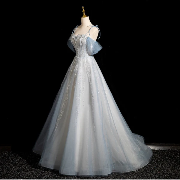 Charmant Himmelblau Perlenstickerei Strass Pailletten Ballkleider 2024 A Linie Spaghettiträger Kurze Ärmel Rückenfreies Lange Ball Festliche Kleider