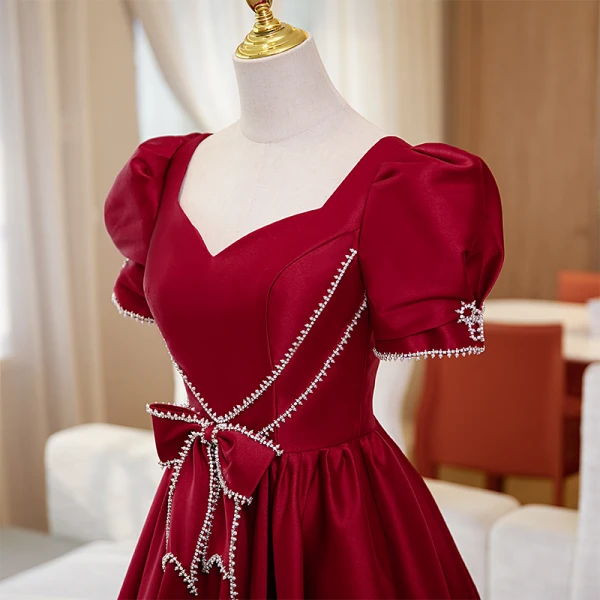 Elegant Burgundy Satin Prom Dresses 2022 A-Line / Princess Square Neckline Short Sleeve Rhinestone Bow Backless Floor-Length / Long Formal Dresses