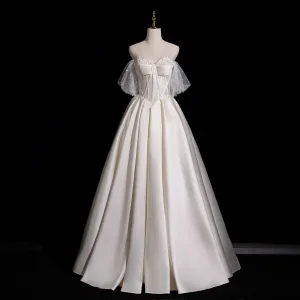 Elegant Hvit Perle Satin Ballkjoler 2026 Prinsesse Kjæreste Uten Ermer Ryggløse Lange Formelle Kjoler