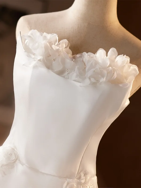 Élégant Blanche En Dentelle Fleur Appliques Satin Légère Robe De Mariée 2025 Princesse Bustier Sans Manches Dos Nu Train De Balayage Mariage