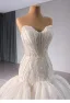 Haut de Gamme Blanche Fait main Perlage Paillettes Trompette / Sirène Robe De Mariée 2024 Bustier Sans Manches Dos Nu Tribunal Train Mariage