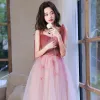 Charming Blushing Pink Sequins Prom Dresses 2022 A-Line / Princess Spaghetti Straps Sleeveless Lace Appliques Rhinestone Backless Knee-Length Formal Dresses