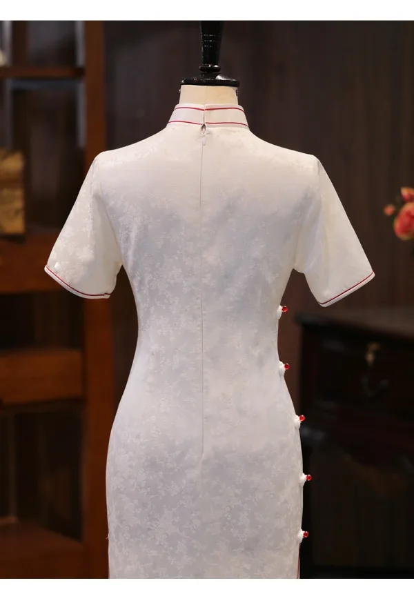 Vintage Weiß Seide Wadenlang Gespaltete Front Cheongsam 2026 Meerjungfrau Stehkragen Kurze Ärmel