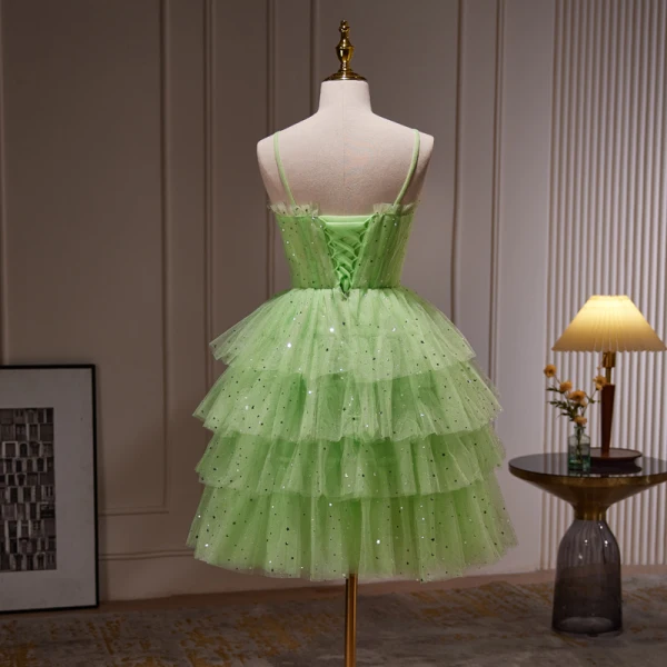Sexy Vert Cendré Étoile Paillettes Courte Robe De Fête 2023 Bretelles Spaghetti Volants en Cascade Sans Manches Dos Nu Cocktail Soirée Robe De Ceremonie