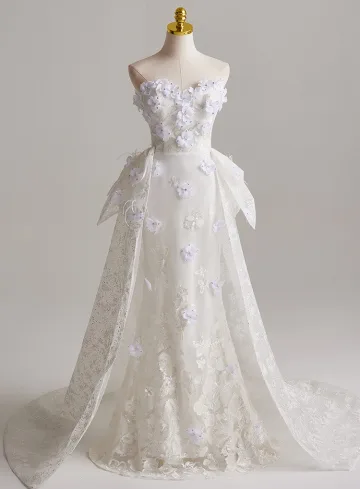 Stijlvolle Witte Rhinestone Appliques Zeemeermin Bruidsjurken 2025 Strapless Mouwloos Ruglooze Sweep Trein