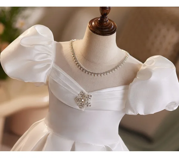 Chic / Beautiful White Satin Wedding Flower Girl Dresses 2026 Ball Gown Scoop Neck Puffy Short Sleeve Backless Floor-Length / Long