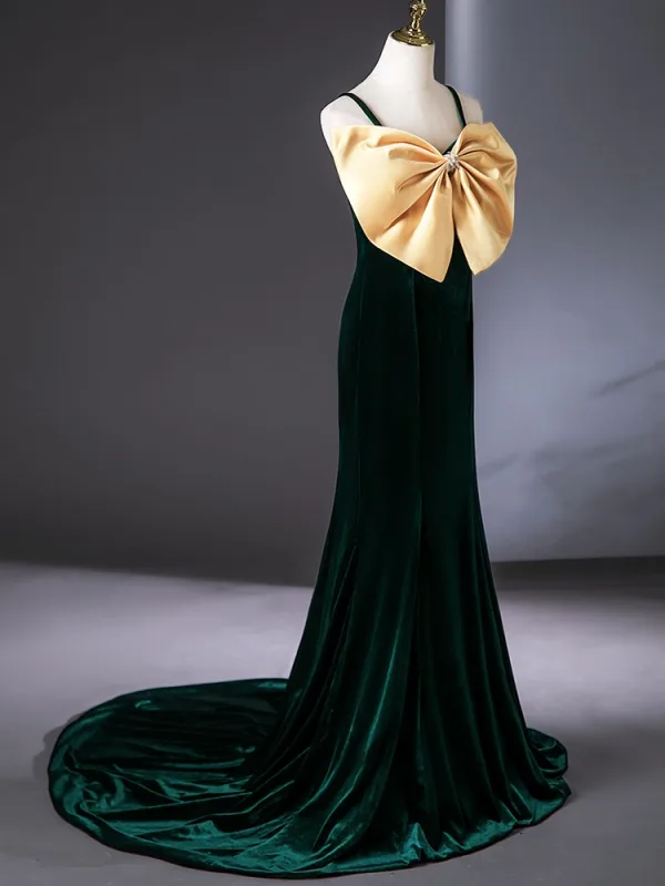 Elegant Dark Green Velvet Prom Dresses 2024 Trumpet / Mermaid Spaghetti Straps Bow Sleeveless Backless Sweep Train Prom Formal Dresses