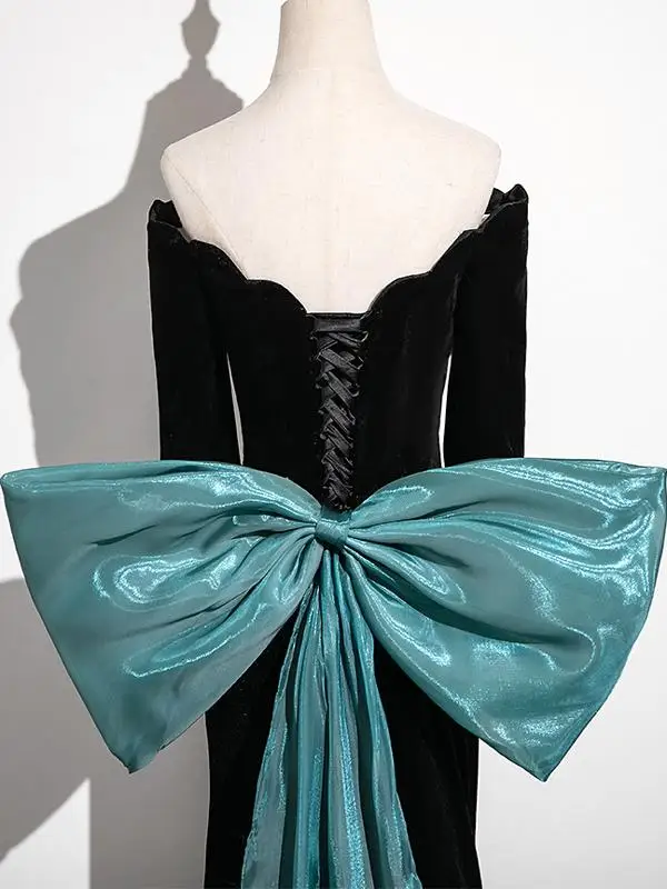 Chic / Beautiful Black Velvet Evening Dresses 2025 Trumpet / Mermaid Off-The-Shoulder Short Sleeve Backless Bow Sweep Train Evening Party Formal Dresses