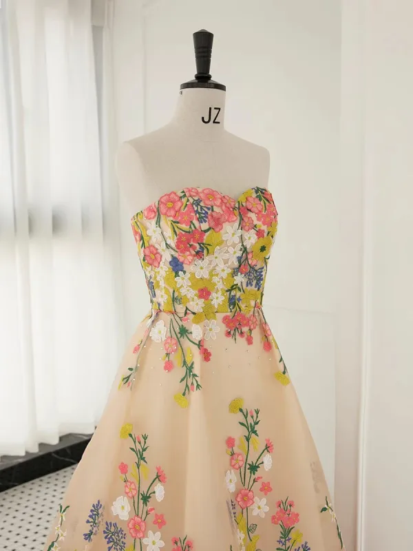 Flotte Multi-Farver Med Blonder Blomsten Rhinestone Champagne Gallakjoler 2023 Prinsesse Stropløs Ærmeløs Halterneck Te-længde Galla Kjoler