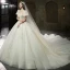 High End Vintage Ivory / Creme Perlenstickerei Perle Strass Brautkleider / Hochzeitskleider 2022 Ballkleid Rundhalsausschnitt Kurze Ärmel Rückenfreies Königliche Schleppe Hochzeit