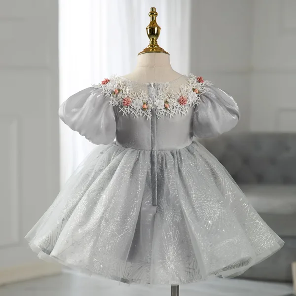 Chic / Beautiful Grey Wedding Short Flower Girl Dresses 2022 Ball Gown Scoop Neck Puffy Short Sleeve Pearl Sequins Appliques Flower Girl Dresses