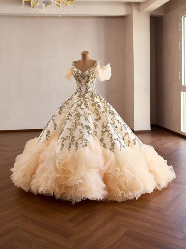 Luxury / Gorgeous Champagne Beading Lace Flower Sequins Ruffle Prom Dresses 2026 Ball Gown V-Neck Short Sleeve Backless Sweep Train Formal Dresses