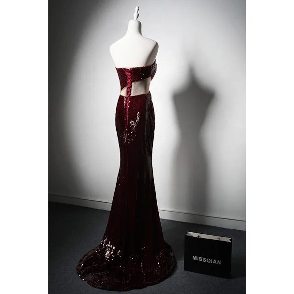 Scintillantes Bordeaux Paillettes Robe De Soirée 2024 Trompette / Sirène Bustier Sans Manches Dos Nu Train De Balayage Soirée Robe De Ceremonie