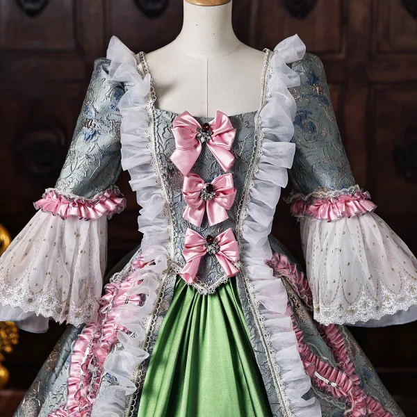 Mittelalterlich Vintage Himmelblau Strass Schleife Spitze Blumen Ballkleider 2026 Ballkleid Eckiger Ausschnitt Glockenhülsen Rückenfreies Lange Festliche Kleider