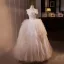 Leichtes Weiß Applikationen Fallende Rüsche Brautkleider / Hochzeitskleider 2024 Ballkleid Bandeau Ärmellos Rückenfreies Lange Hochzeit