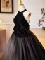 Charmant Noire Perlage Appliques Robe De Bal 2024 Robe Boule Titulaire Sans Manches Dos Nu Train De Balayage Robe De Ceremonie