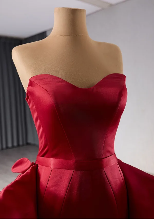 Unusual High-end Burgundy Satin Prom Dresses 2024 Trumpet / Mermaid Strapless Backless Court Train Prom Cap Sleeves Formal Dresses