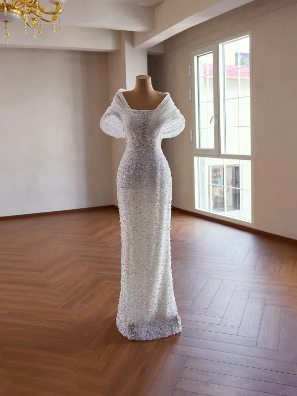 Luxus / Herrlich Weiß Handgefertigt Perlenstickerei Perle Pailletten Strass Brautkleider / Hochzeitskleider 2026 Meerjungfrau Eckiger Ausschnitt Kurze Ärmel Kapelle-Schleppe