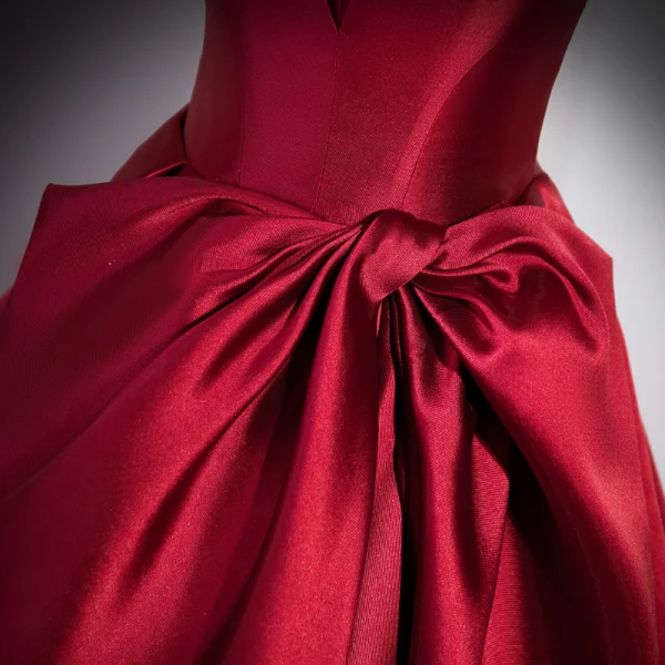 Elegante Burgunderrot Satin Ballkleider 2023 Ballkleid Bandeau Schleife Ärmellos Rückenfreies Sweep / Pinsel Zug Festliche Kleider