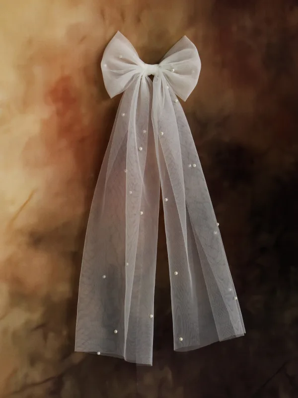 Lovely White Pearl Bow Wedding Veils 2026