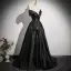 Audrey Hepburn-Stil Schwarz Satin Ballkleider 2024 A Linie V-Ausschnitt Ärmellos Rückenfreies Lange Ball Festliche Kleider