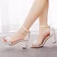 Charmant Blanche En Dentelle Fleur Perle Gland Chaussure De Mariée 2023 Bride Cheville 7 cm Talons Épais Peep Toes / Bout Ouvert Mariage Sandales Talons Hauts