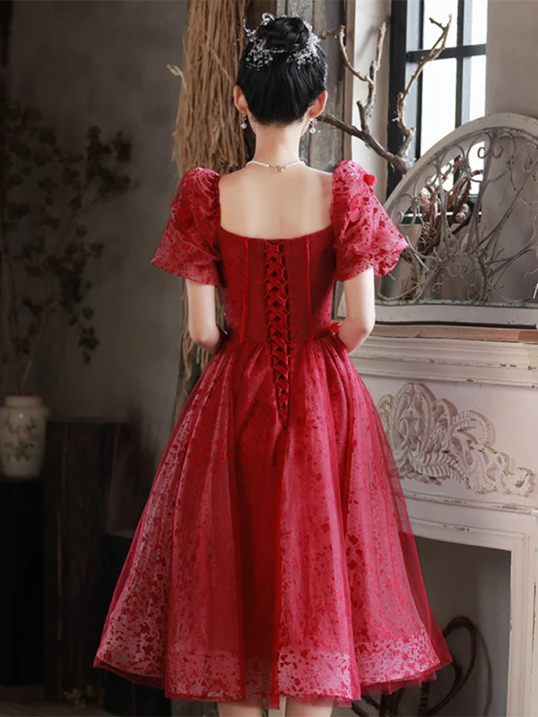 Chic / Beautiful Burgundy Homecoming Appliques Graduation Dresses 2024 A-Line / Princess Square Neckline Short Sleeve Backless Tea-length Formal Dresses