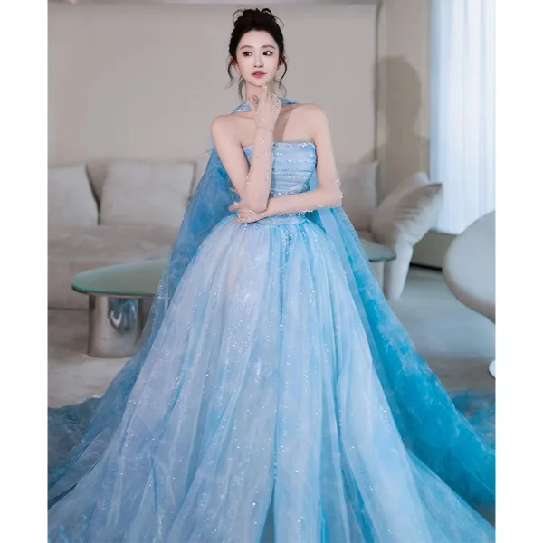 Charmant Himmelblau Pailletten Mit Umhang Ballkleider 2025 Ballkleid Bandeau Ärmellos Rückenfreies Hof-Schleppe Festliche Kleider