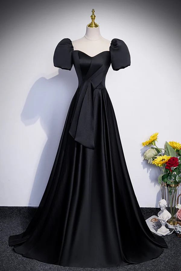 Simple Noire Satin Robe De Bal 2023 Princesse Encolure Carrée Gonflée Manches Courtes Dos Nu Train De Balayage Promo Robe De Ceremonie