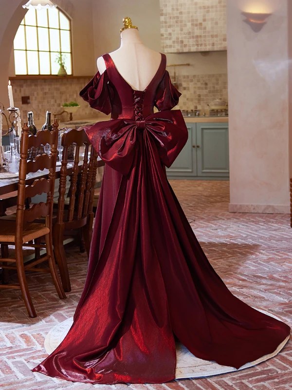 Chic / Belle Bordeaux Satin Robe De Bal 2024 Princesse Encolure Carrée Manches Courtes Dos Nu Noeud Train De Balayage Promo Robe De Ceremonie
