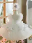 Bling Bling Blanche Paillettes Volants en Cascade Courte Robe Ceremonie Fille 2024 Robe Boule Encolure Dégagée Sans Manches Dos Nu Anniversaire