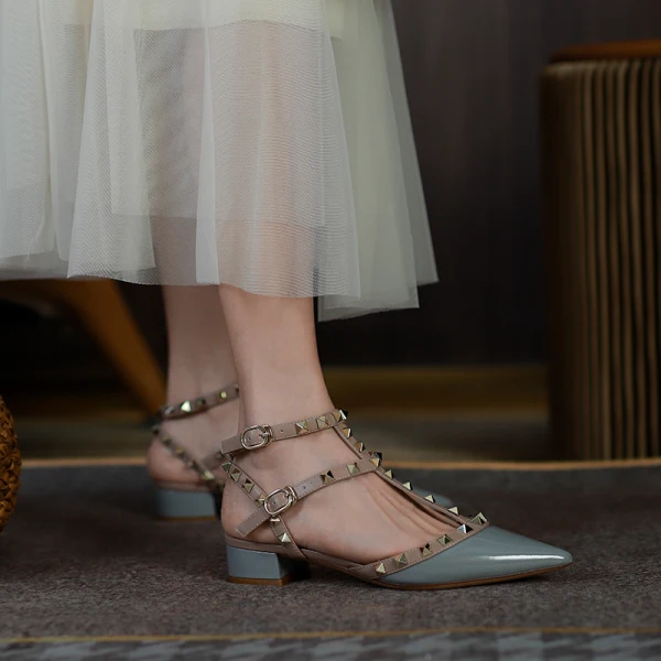 Elashe Vrouwen Dikke Hakken Pumps Lage Hak Blok Metalen Gesp Loafers